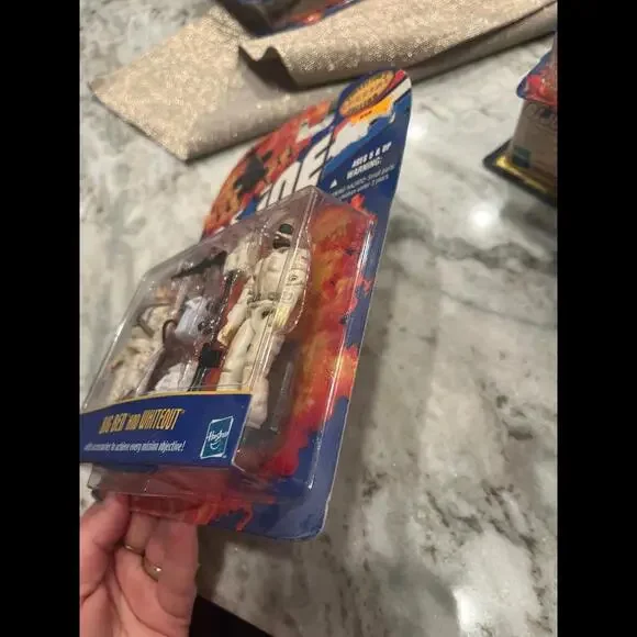2000 HASBRO GI Joe BIG BEN And WHITEOUT Action Figures Factory Sealed in Box - Picture 7 of 9